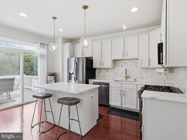 Building Photo - 25114 Harpenden Terrace