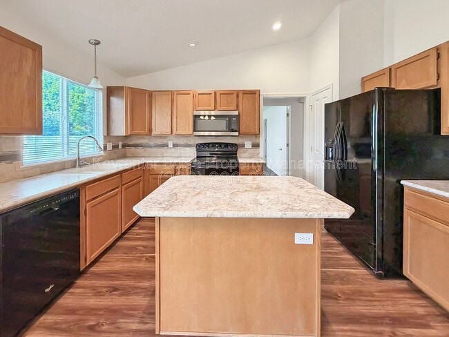 Building Photo - 10251 W Susan Ct