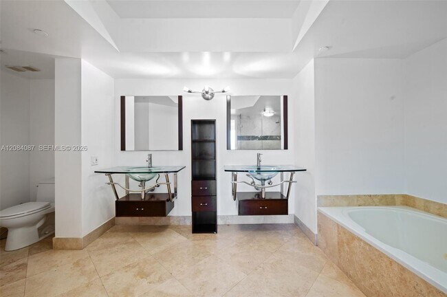 Building Photo - 3640 Yacht Club Dr