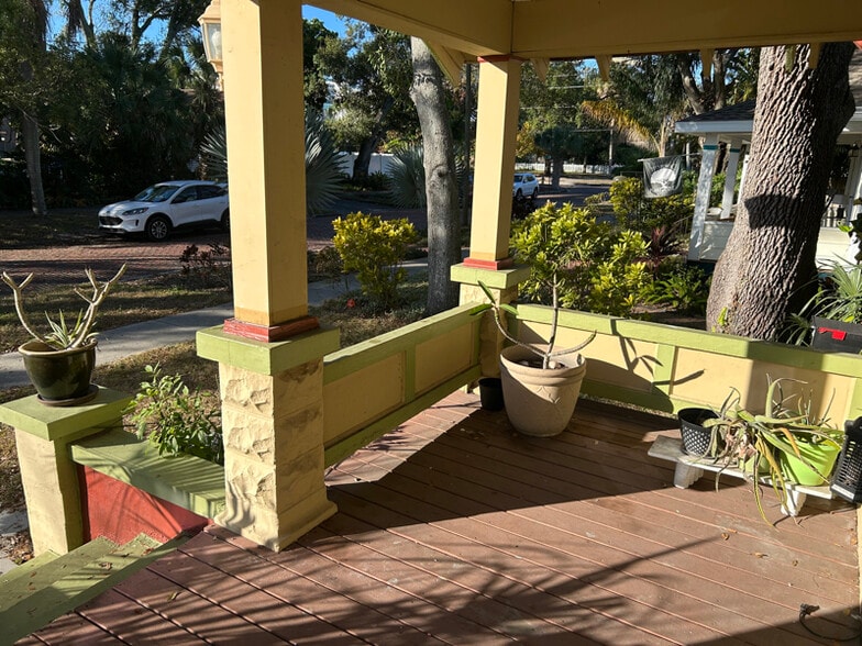 Building Photo - 2535 2nd Ave N