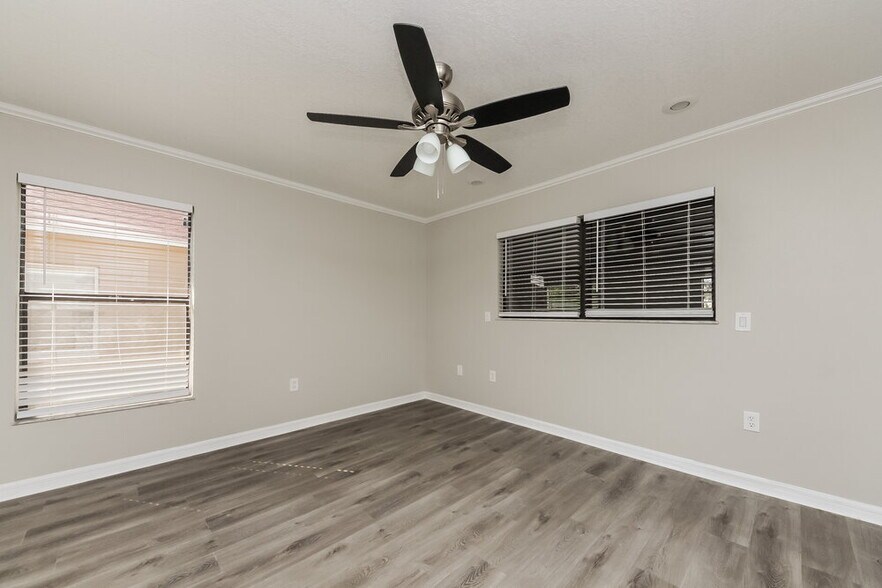Building Photo - 619 Heraldo Ct