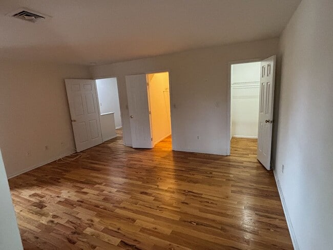 Building Photo - 183 Livingston Pl