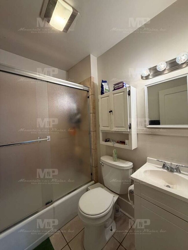 Building Photo - 521 W Myrtle St