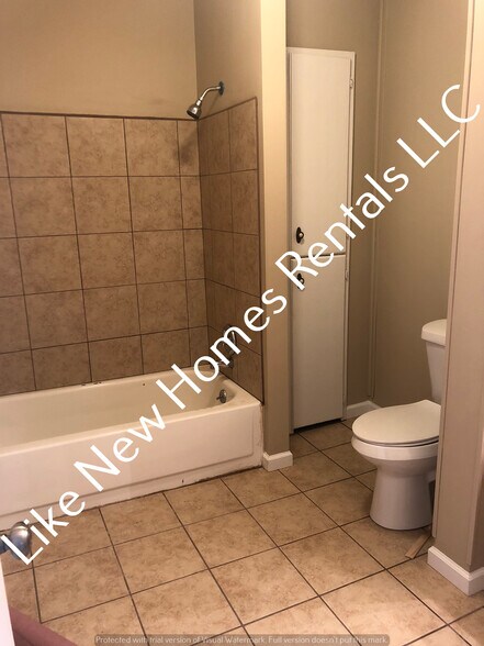 Building Photo - 3273 Berent St