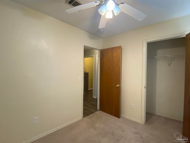Building Photo - 504 Ashwood Ln