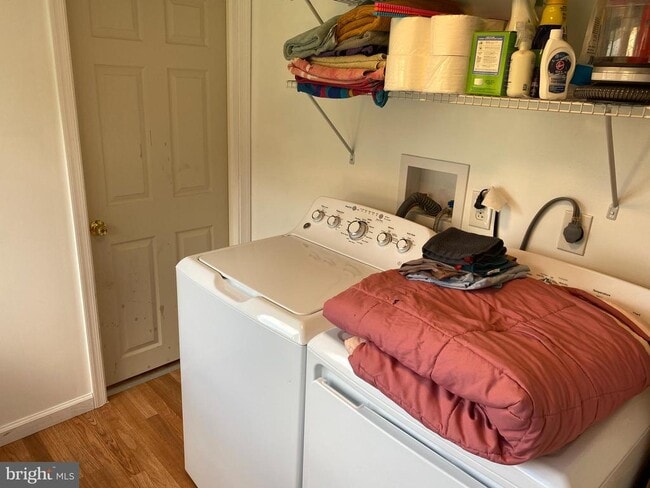 Building Photo - 359 W Main St