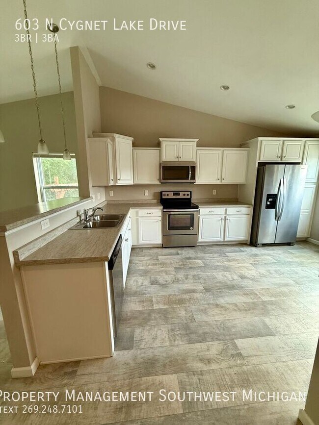 Building Photo - 603 Cygnet Lake Dr