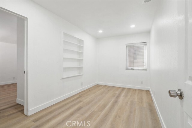 Building Photo - 2212 S Isabella Ave