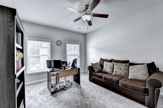 Building Photo - 1958 Lakeview Bend Way