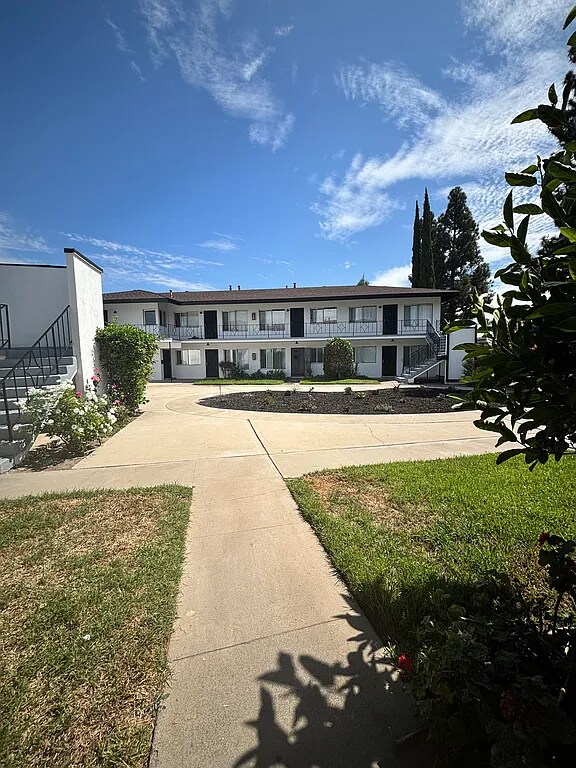 Building Photo - 9361 Cellini Ave