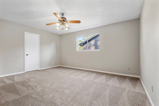 Building Photo - 4106 Cypress Hill Dr