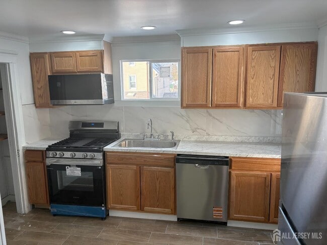 Building Photo - 169 Washington Rd