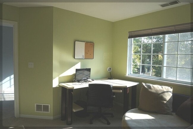 Building Photo - 125 Rachel Rd