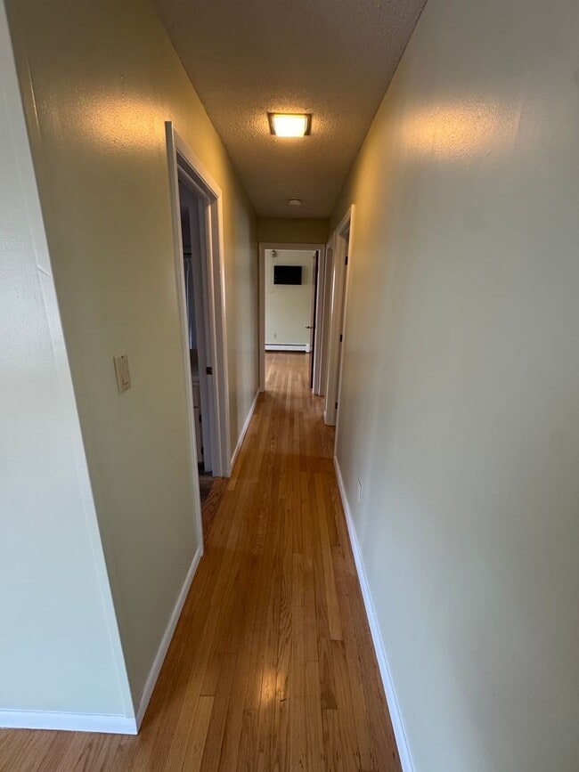 Building Photo - Upgraded 3 Bedroom Home with Garage and Basement