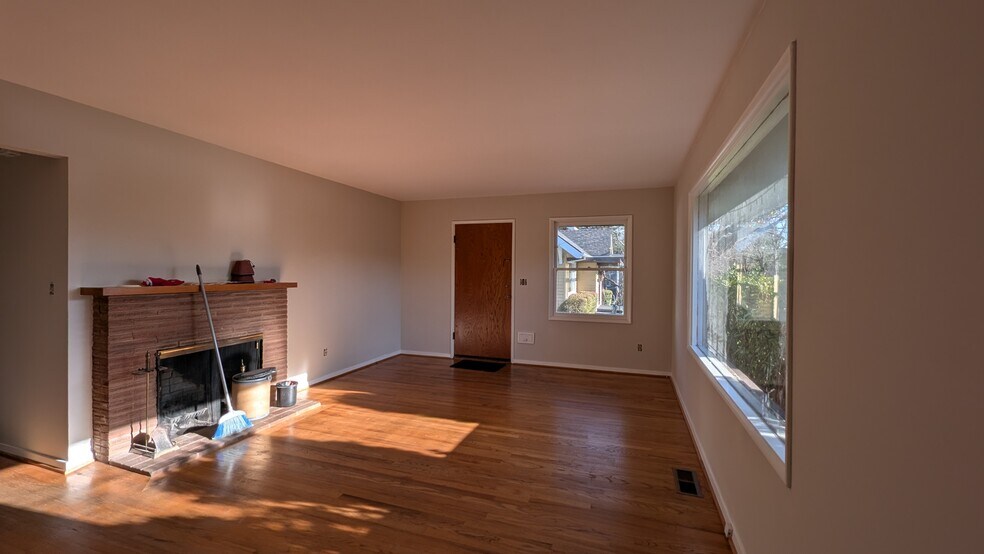 Building Photo - 3437 SE Francis St