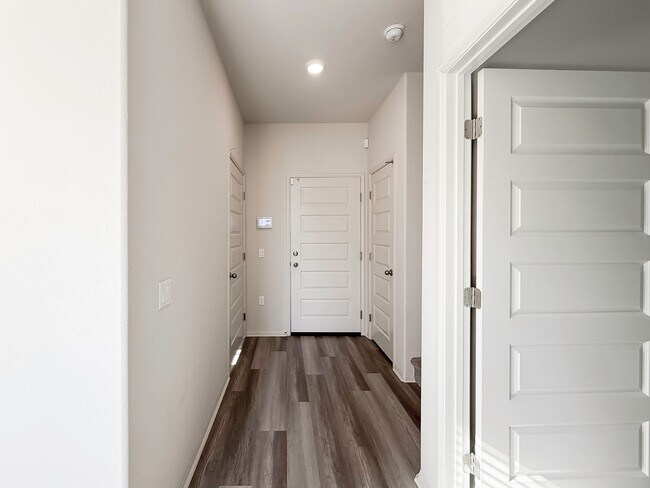Building Photo - ~ AVAILABLE NOW ~ New Construction Home for Rent in the NEW Heirloom Farms Community in Temecula!