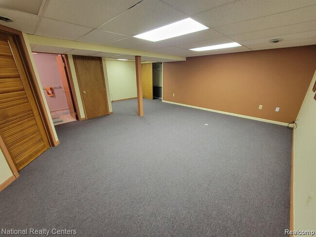 Building Photo - 37485 Stonegate Cir