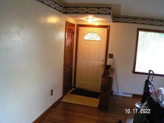 Building Photo - 1544 32nd St SW