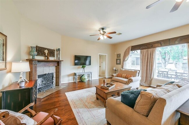 Building Photo - 501 Pine Bluff Dr