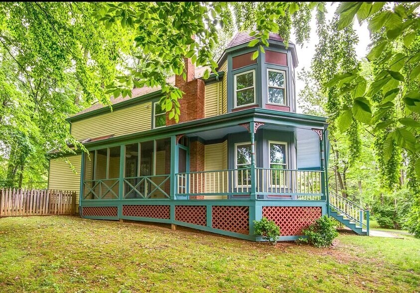 Building Photo - 6814 Braddock Rd