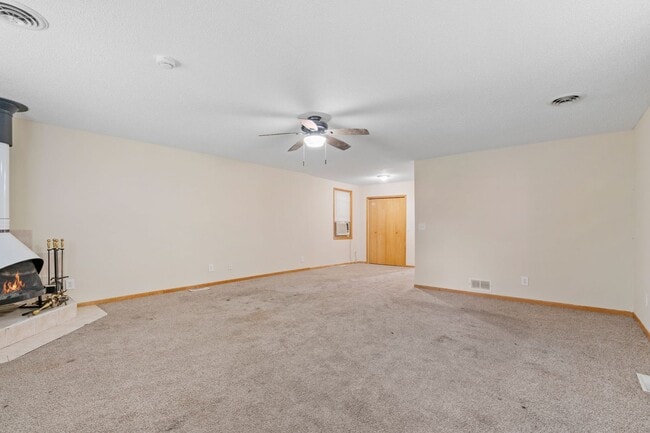 Building Photo - Modern 2-Bedroom Apartment in Hale with Fireplace, Soaking Tub & Premium Amenities