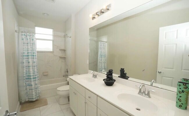 Building Photo - 1271 NW Leonardo Cir