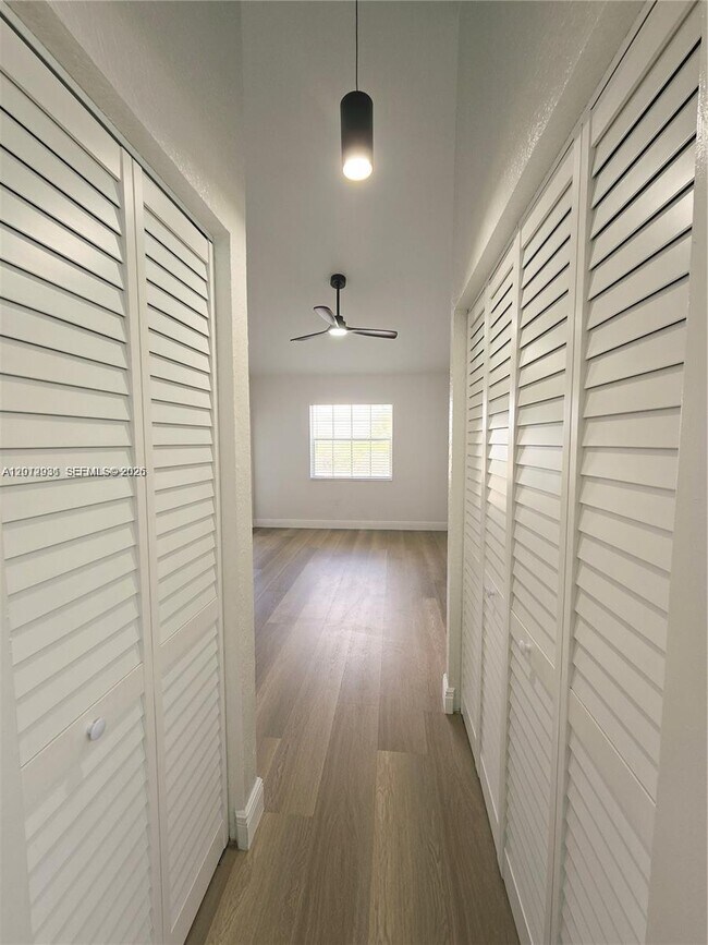 Building Photo - 2881 N Oakland Forest Dr