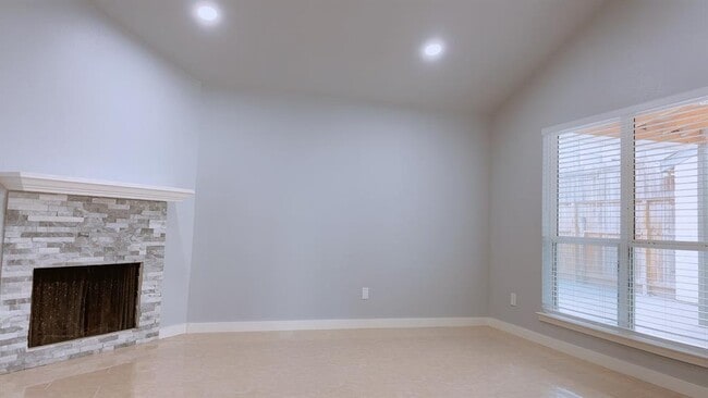 Building Photo - 10318 Richmond Hill Dr