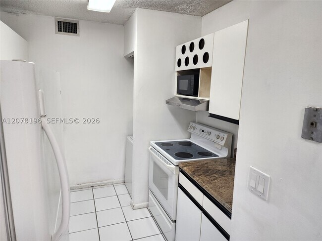 Building Photo - 15615 SW 74th Cir Dr