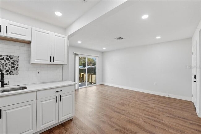 Building Photo - 2805 Mayer St