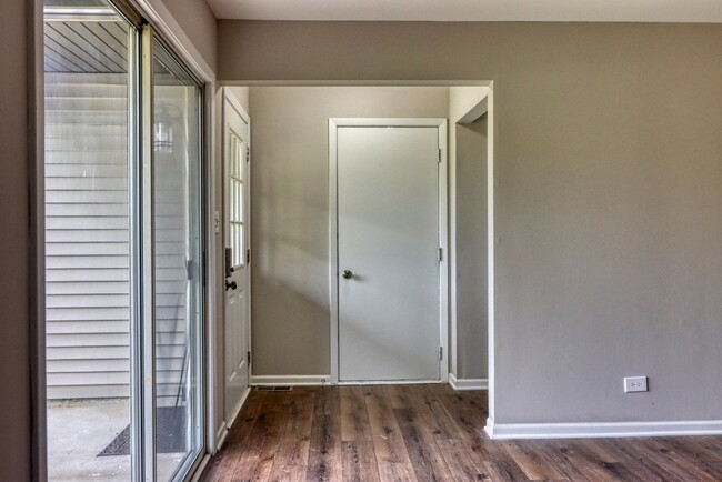 Building Photo - 364 Grissom Ct