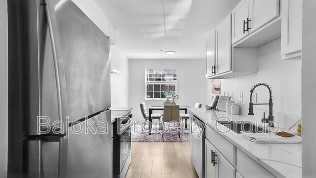 Building Photo - 4434 Trumbull St
