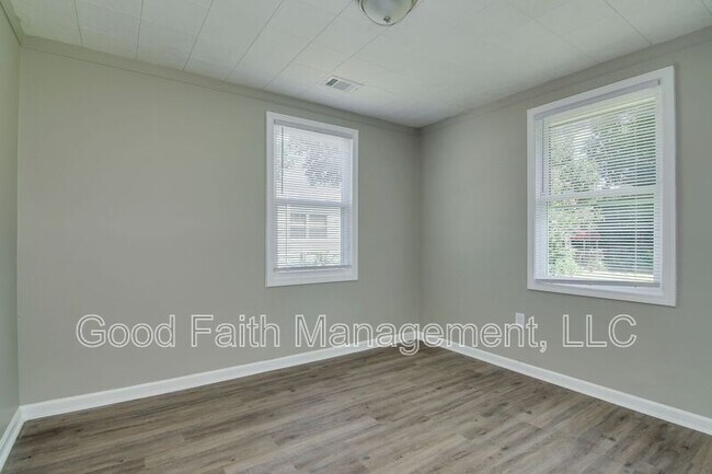 Building Photo - 2507 Elderberry Dr