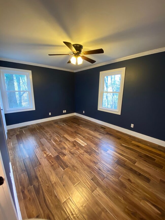 Building Photo - Unique Home in Perry