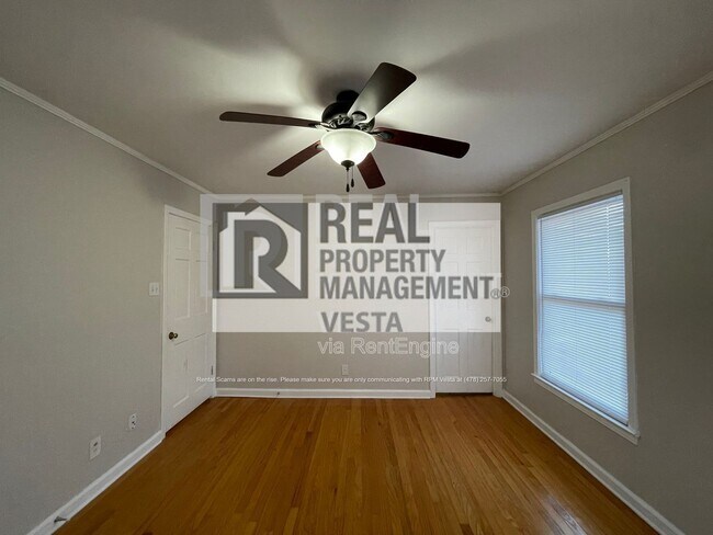 Building Photo - 7162 Everett Dr