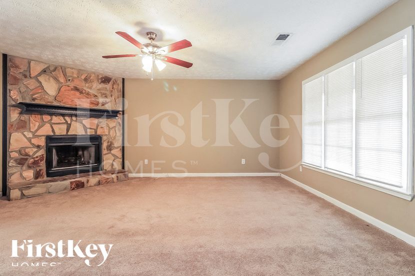 Building Photo - 276 Hollyberry Dr