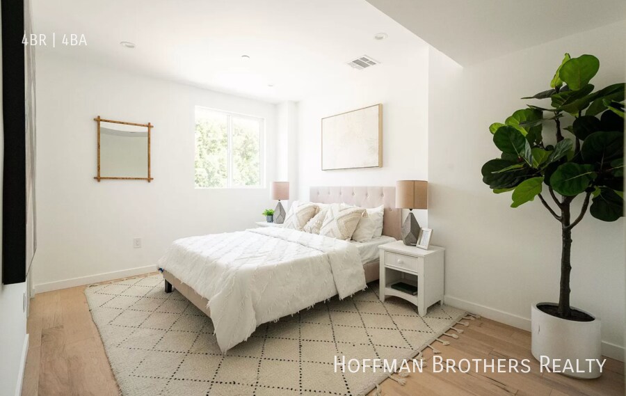 Building Photo - 2683 Roseview Ave