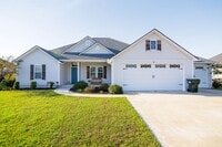 Building Photo - Don't Miss Out On This One!