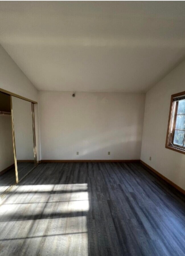 Building Photo - 18275 Brookfield Lake Dr