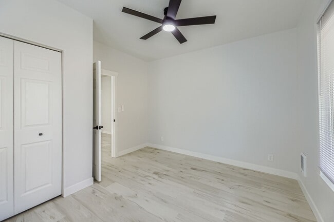 Building Photo - Breathtaking Renovation! Oversized 2 Bed 1...