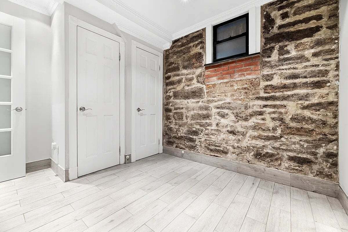 Building Photo - 47 1/2 East 1st Street