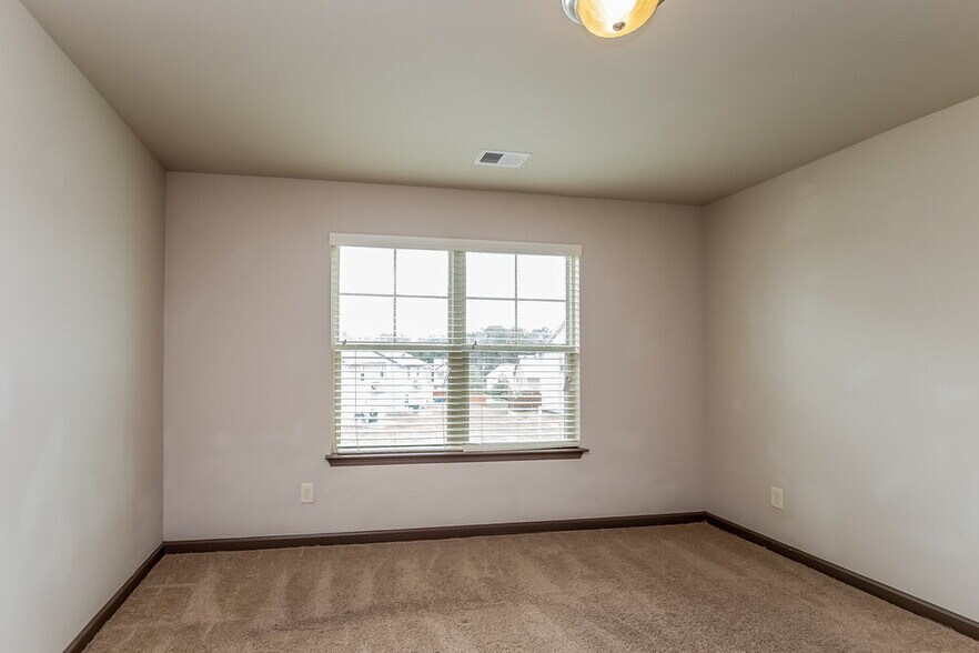 Building Photo - 611 Sweet Ashley Way