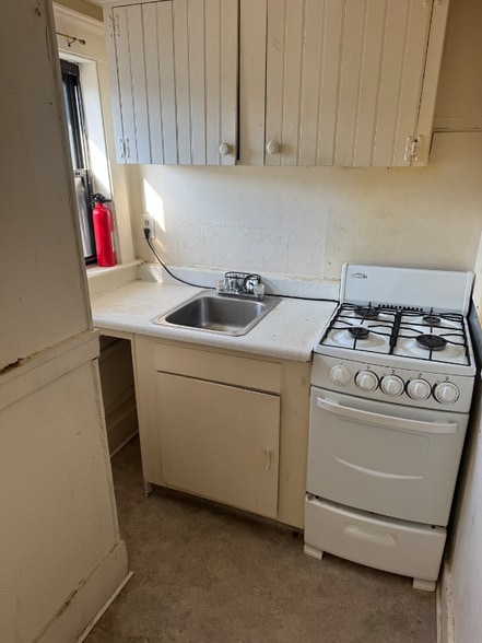 Building Photo - 215 Main St