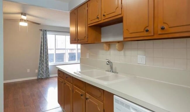 Building Photo - 22081 River Oaks Dr