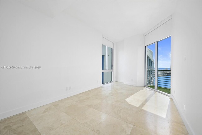 Building Photo - 325 S Biscayne Blvd