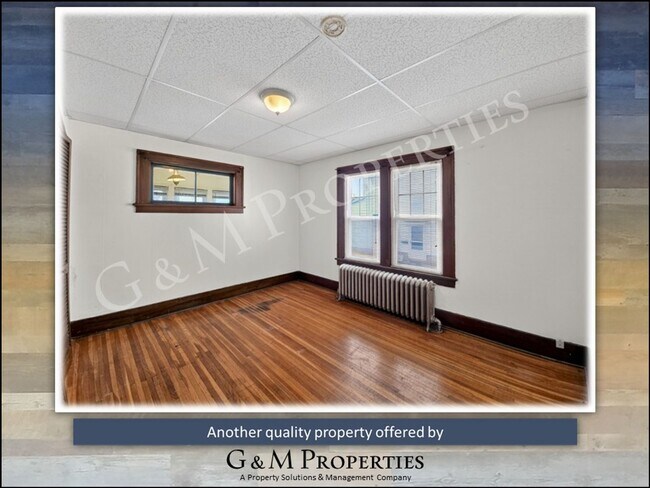 Building Photo - 1570 Mt Hope Ave