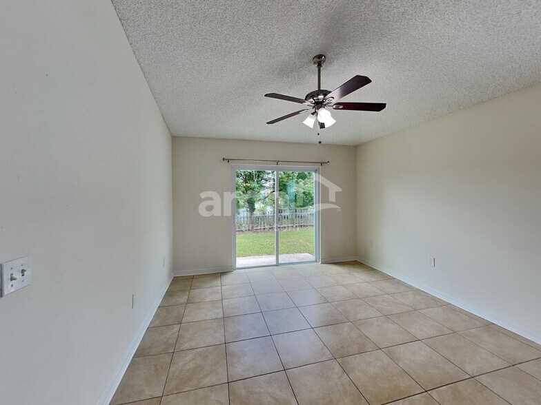 Building Photo - 2201 Pierce Arrow Dr