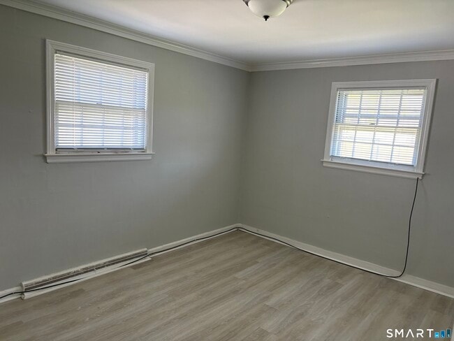 Building Photo - 832 Milford Point Rd