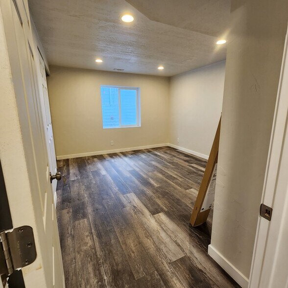 Building Photo - 3760 W 510 N