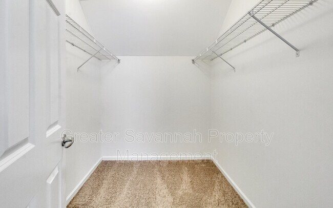 Building Photo - 40 Burnt Oak Rd